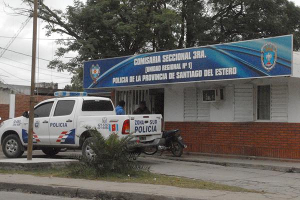 Delincuentes intentaron disparar a la policiacutea pero el arma se traboacute y fueron detenidos