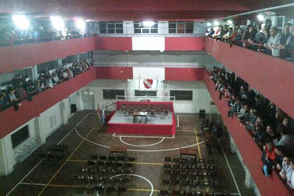 Cantero fue agredido a sillazos en la asamblea de Independiente