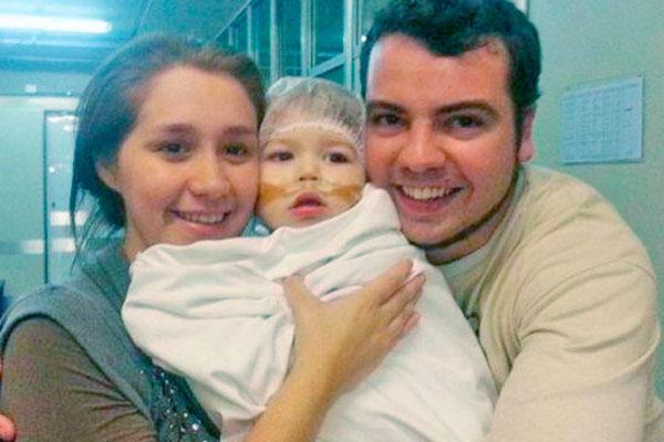 Robaron el auto al papaacute del pequentildeo Renzo