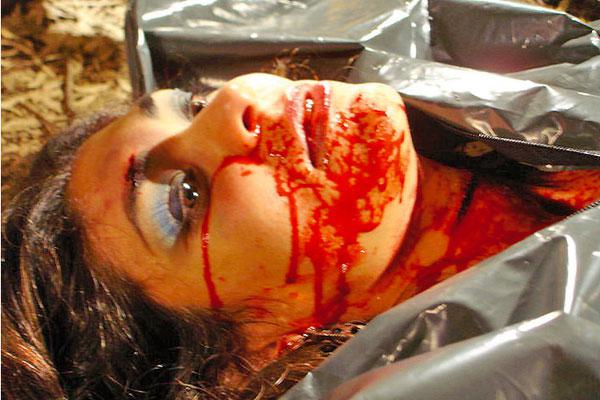 Eugenia caracterizada como Pupi y con un final trgico en la película