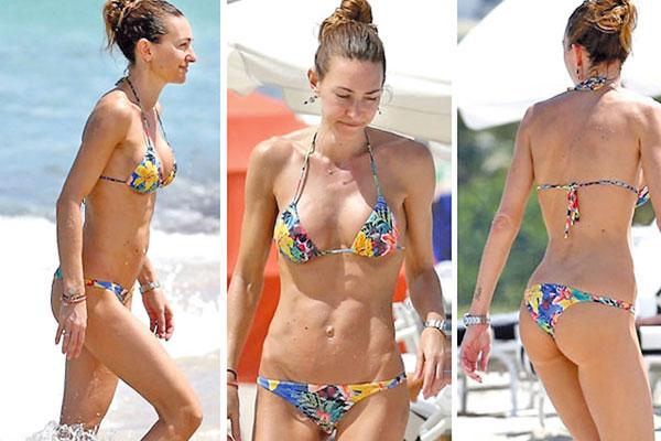 Andrea Bursten disfruta  de la playa en Miami