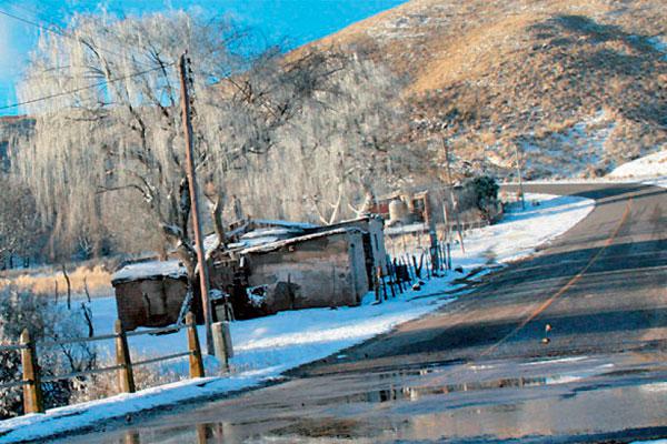 La helada cubrioacute a Guayamba con un fugaz manto blanco