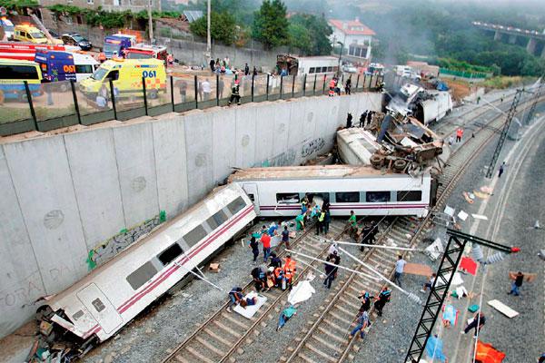 CONMOCIÓN El tren que causó la tragedia transportaba 218 pasajeros originados en Madrid y se dirigía a la ciudad noroccidental de Ferrol