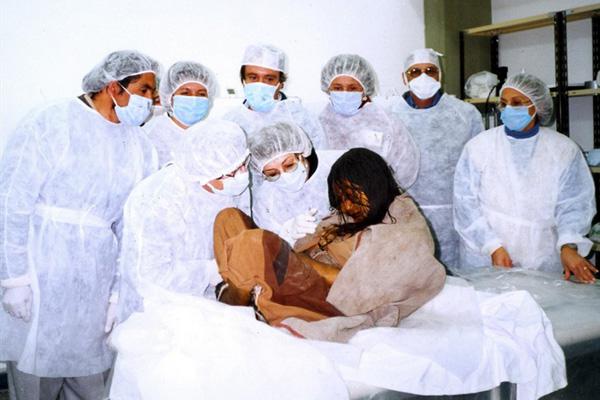 Revelan misterios de los uacuteltimos diacuteas de los nintildeos de Llullaillaco