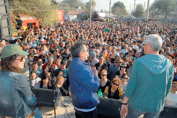 ATRACCIÓN Miles de turistas llegan cada año a La Banda atraídos por el trato familiar que reciben de los santiagueños y de nuestra m�sica que los cautiva