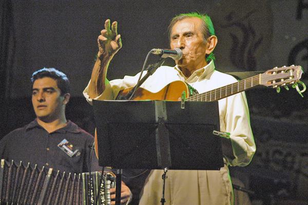 Hace 7 antildeos nos dejaba Carlos Carabajal