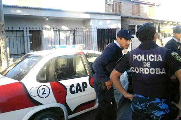 Delincuente muere en tiroteo con la Policiacutea de Coacuterdoba