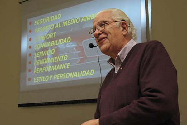 Ing Alberto Garibaldi- Es cada vez maacutes necesaria la formacioacuten de gente que sepa coacutemo funciona un auto