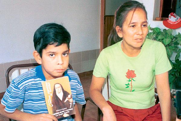 TESTIMONIO La fotografía data del 15 de noviembre de 2003 sólo un mes después del accidente y donde se nota su notable recuperación