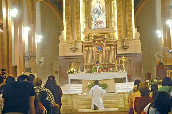 PARTICIPACIÓN Los fieles acompañaron el pedido con oraciones ayunos o alg�n sacrificio