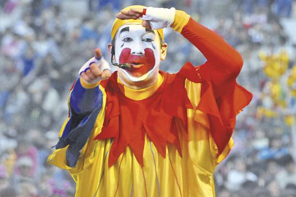 El payaso cordobeacutes Pintildeoacuten Fijo volveraacute a Santiago en octubre con un espectaacuteculo renovado 