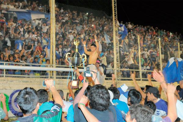 Estudiantes superoacute al Albo y es el campeoacuten de la Copa Santiago