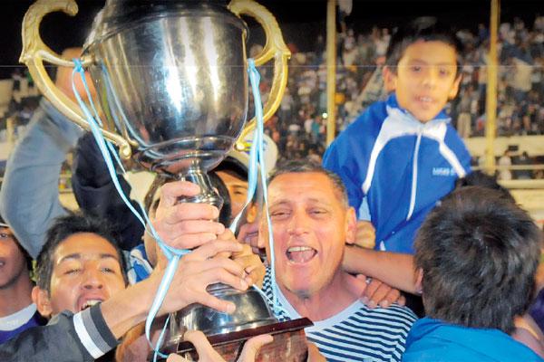 Estudiantes superoacute al Albo y es el campeoacuten de la Copa Santiago