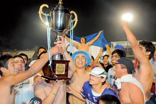 Estudiantes superoacute al Albo y es el campeoacuten de la Copa Santiago