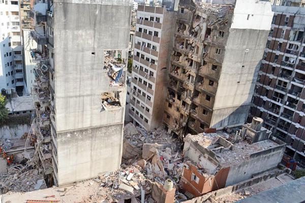 Murioacute otra viacutectima de la explosioacuten del edificio de Rosario