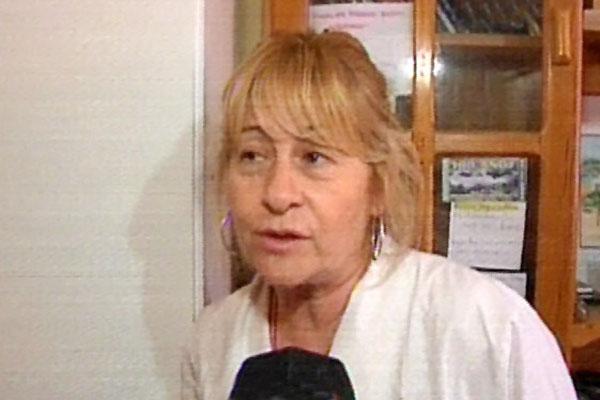 LLAMADO La directora de la escuela N° 745 Reyna Cisneros fue quien dio aviso a la Policía luego de que uno hijo de la pareja le contara lo sucedido