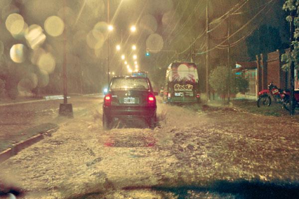 Fuerte tormenta afectoacute anoche el sistema eleacutectrico provincial