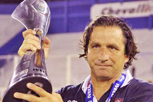 Se va campeoacuten- Pizzi renuncioacute a la conduccioacuten de San Lorenzo