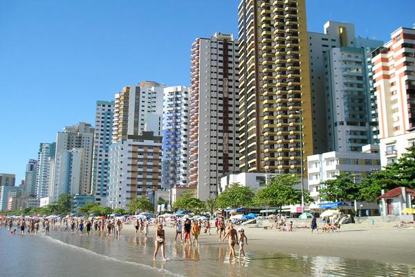 Hay 4 rutas posibles de Santiago al sur de Brasil y a valor actual hay que gastar maacutes de 4000 en nafta