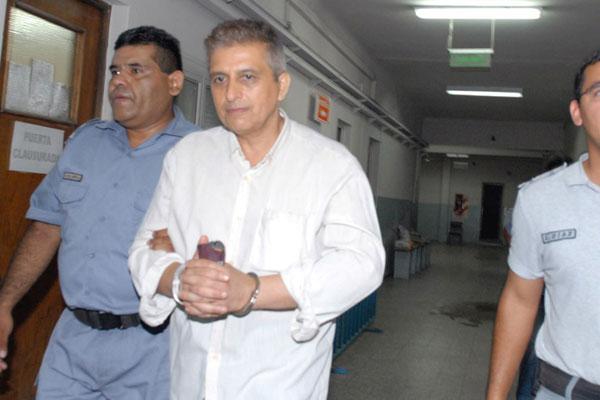 TRASLADO Jurez abandonó tribunales inmutable Se le formularon preguntas en vano