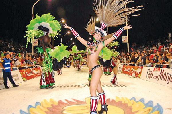 Entre Riacuteos hace vibrar al paiacutes con el carnaval de Gualeguaychuacute