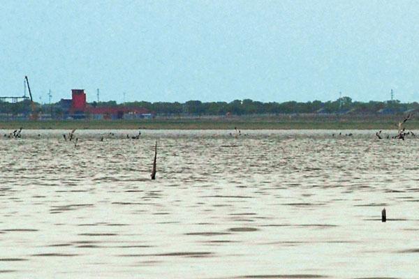 La bajante del embalse hizo emerger restos de la vieja Villa Riacuteo Hondo