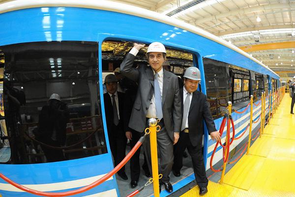 Denuncian al proveedor chino de trenes por usar asbesto en las formaciones