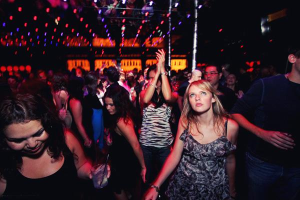 Porqueacute los adolescentes experimentan con drogas y alcohol