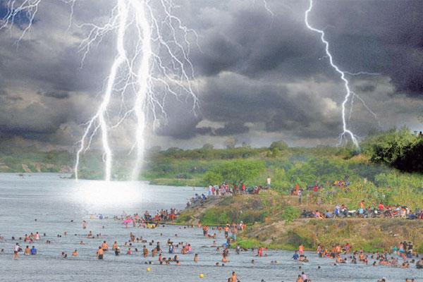 Los rayos tambieacuten pueden caer en el riacuteo Dulce