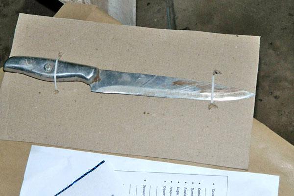 SECUESTRO El cuchillo de grandes dimensiones quedó en el interior del rancho y fue incautado por la policía