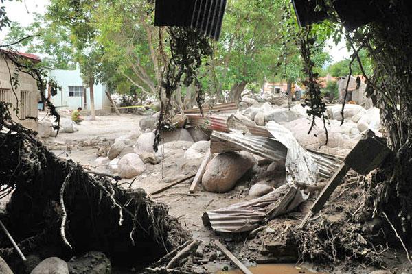 FURIA NATURAL La fuerza del agua y el barro arrastraba piedras de m�s de 600 Kilogramos