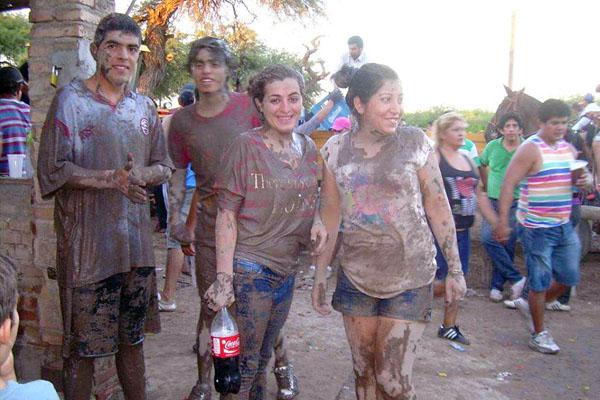 El carnaval de antes sigue vivo en Icantildeo