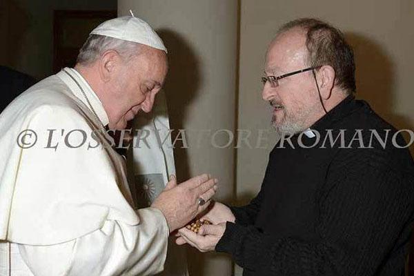 ENCUENTRO El padre Miguel estuvo hasta la semana pasada en Roma y tuvo la posibilidad de reunirse con el Papa