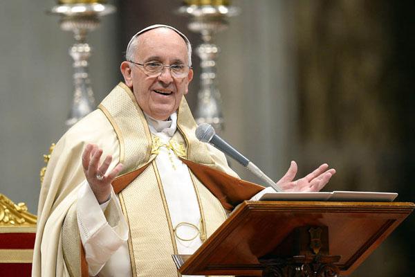 Francisco recibioacute a miles de ciegos y sordomudos en el Vaticano