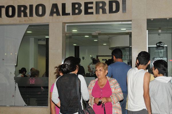 RECUPERACIÓN Familiares de la joven modelo aguardan que ésta evolucione favorablemente