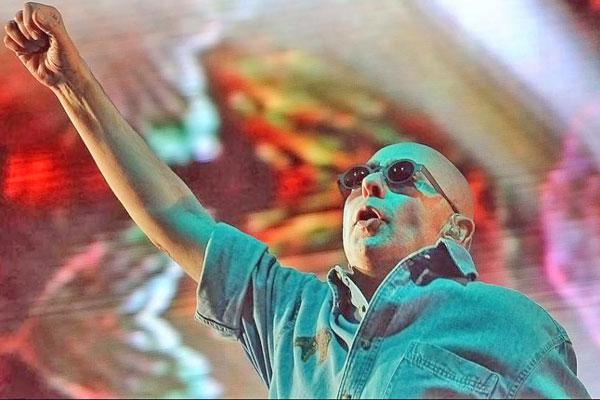 Otra del Indio Solari- masivo recital en Gualeguaychuacute