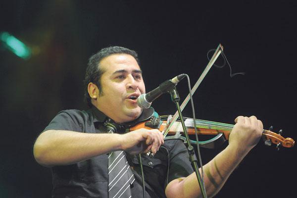 Duelo de musiqueros en Juventud