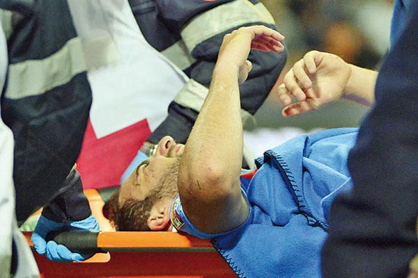 DOLOR El delantero del Seleccionado argentino sufrió un fuerte golpe en el tobillo derecho y en dos o tres días podría darse a conocer si hay lesión