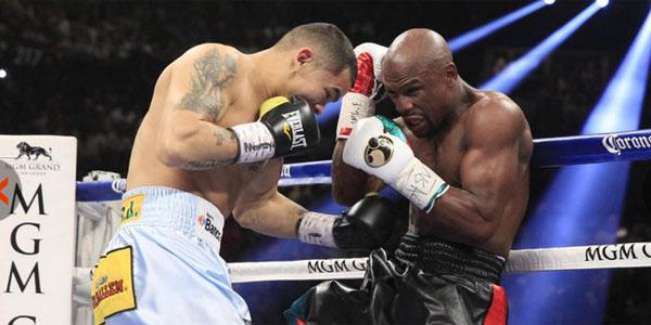 El coraje del Chino Maidana no alcanzoacute ante la jerarquiacutea de Floyd Mayweather