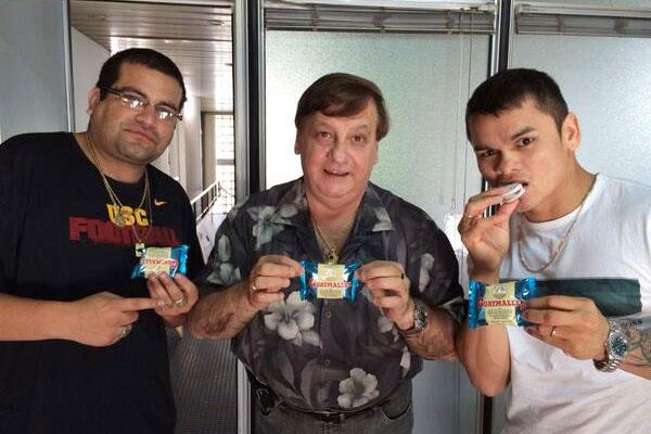 La historia detraacutes del alfajor que comioacute Maidana tras la derrota ante Mayweather