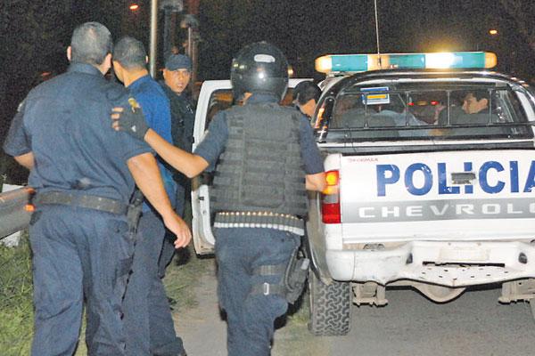 Quimiliacute- violento enfrentamiento a tiros entre policiacuteas y cuatreros