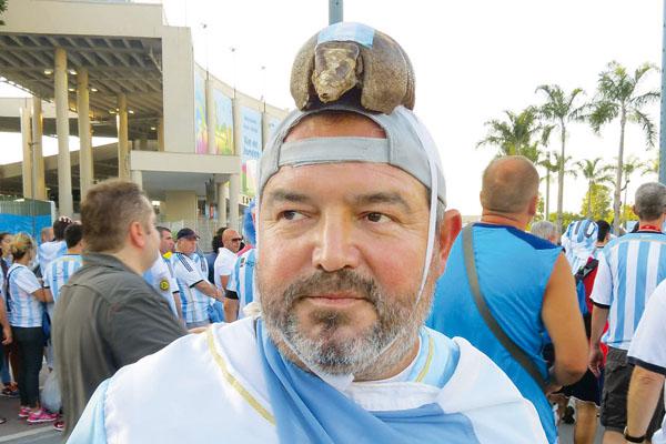 PERSONAJE Pablo es de Quimilí y est disfrutando de Brasil a pleno Otro santiagueño en el Mundial