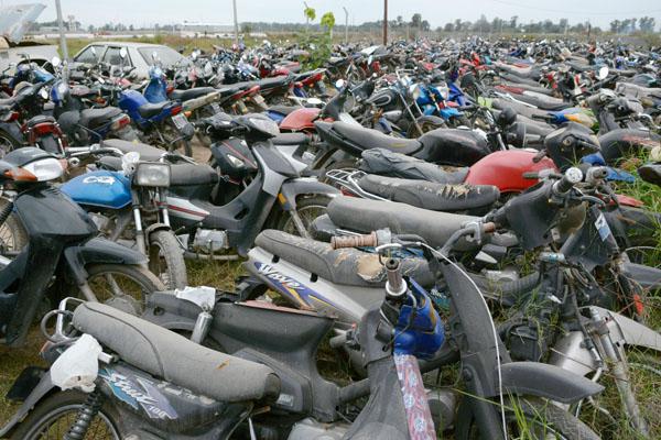 MULTITUD Cientos de motos secuestradas colman los playones a la espera de su retiro