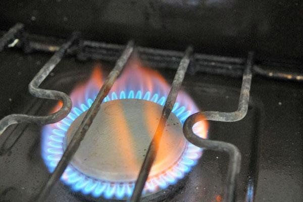 Alertan sobre el uso de braseros para calentar los ambientes de la casa