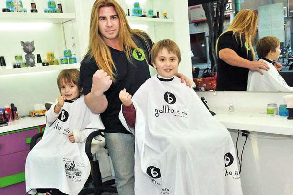 Vicente Viloni es peluquero