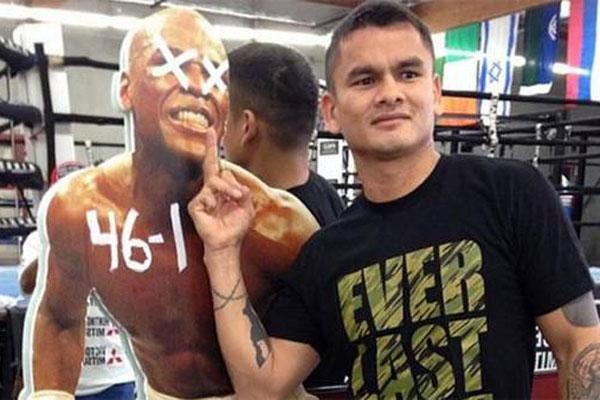 Provocacioacuten de Maidana hacia Mayweather