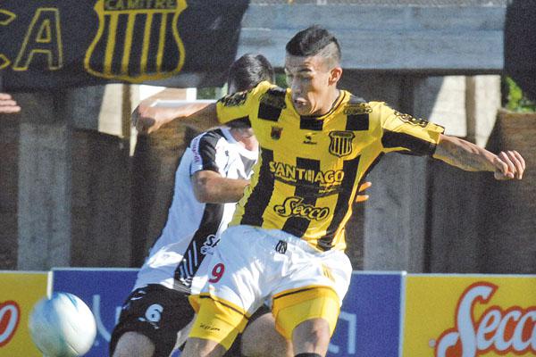 VERDUGO Prieto solamente jugó dos partidos en Mitre ambos contra Central Córdoba 