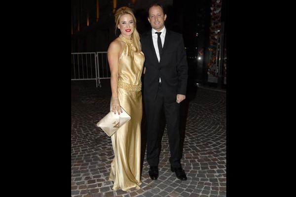 Morena Rial festejoacute sus 15 antildeos rodeada de su papaacute y sus seres queridos