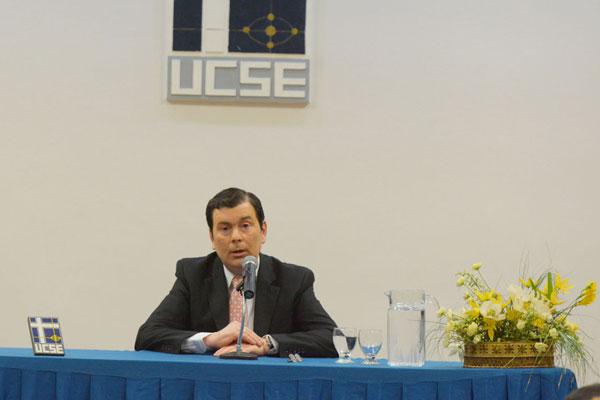 El Presupuesto 2015 pondraacute eacutenfasis en servicios  obras viviendas sociales y en estabilidad laboral