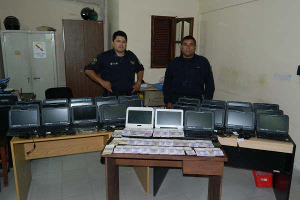 Cuatro detenidos por cuantioso robo de netbooks
